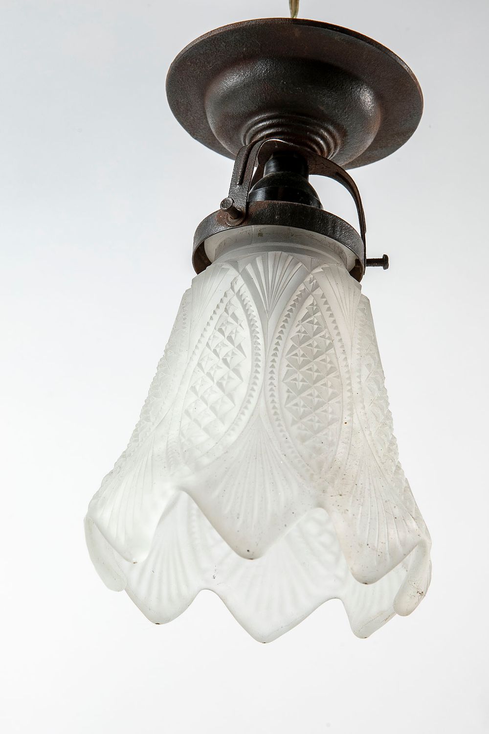 מנורת תקרה ארט נובו, אהיל Pressed Glass – תמונה 3