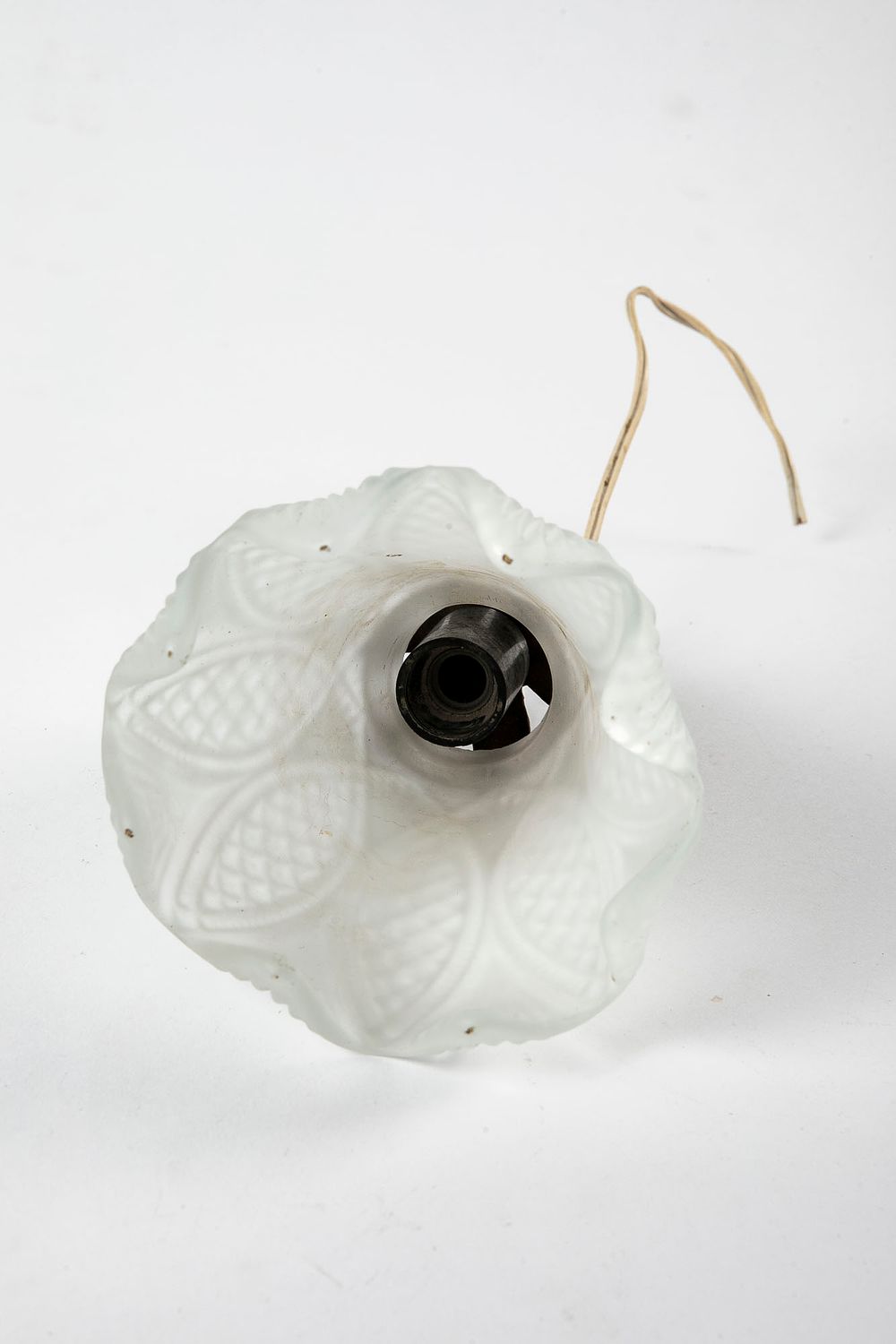 מנורת תקרה, אהיל Pressed Glass בדוגמת עלים – תמונה 4